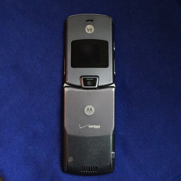 Vintage Motorola Cell Phone - Picture 4 of 4